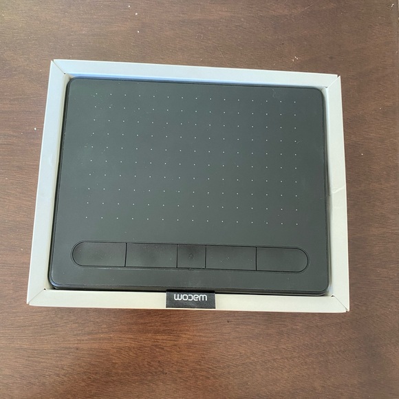 Wacom Intuos 6.0" x 3.7" Graphic Tablet with Stylus | drawing pad with pen - Picture 7 of 12